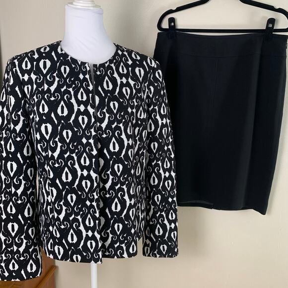 Jones Studio Size 12 2-Piece Skirt Suit w/ Blazer Jacket Black White Ikat Print - Picture 2 of 12